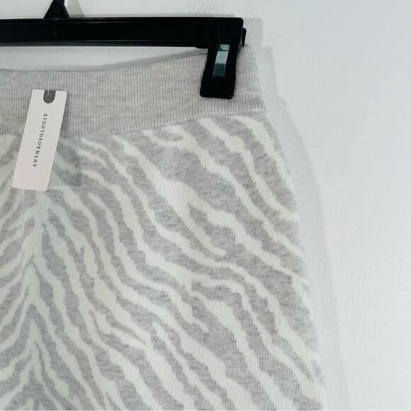 NWT Anthropologie Dolan White Gray Zebra Sweater Knit Ruffle Skirt XS New - Picture 7 of 15